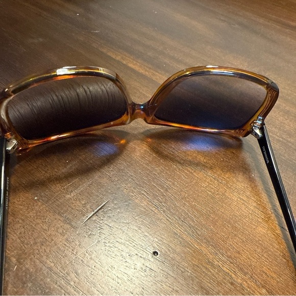 Bonneau Womens Sunglasses Butterfly Style Lenses Yellow Black Gold Frame - Picture 10 of 10